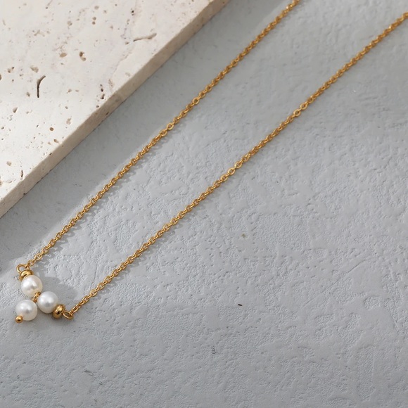 ‼️SALE‼️18K Gold Plated Natural Freshwater Pearl Necklace - Picture 5 of 5